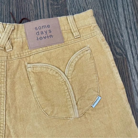 Somedays Lovin’ yellow corduroy tie front high waist shorts size 5 NWT - Picture 8 of 10